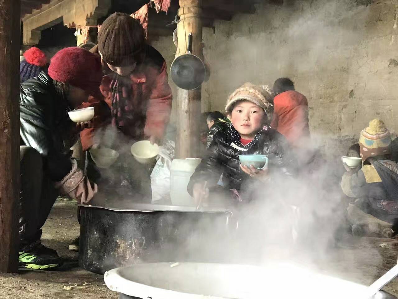 星空app官方站入口-星空(中国)公益回顾丨家国同欢月同圆 温暖满载甘孜州(图10)