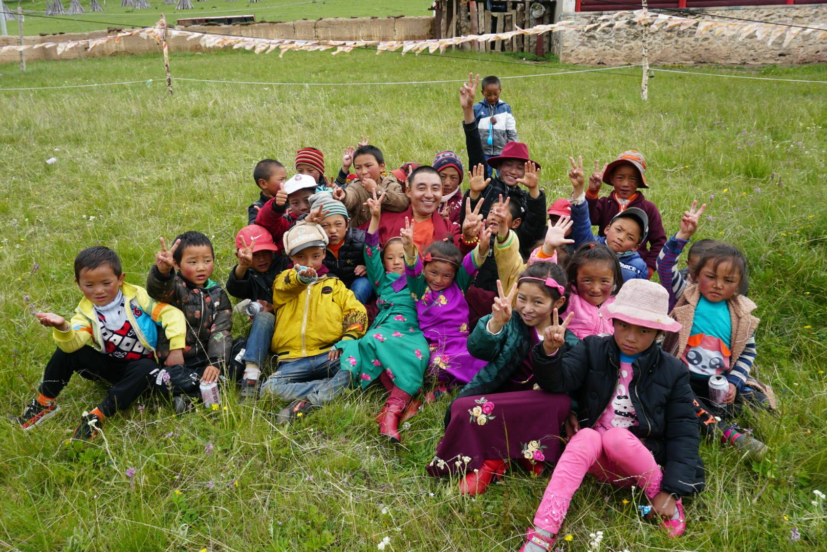 星空app官方站入口-星空(中国)公益回顾丨家国同欢月同圆 温暖满载甘孜州(图14)